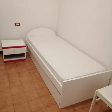 Guscio Int 37 شقة